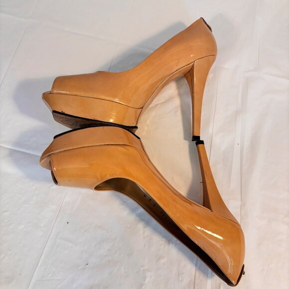 Stuart Weitzman Beige Patent Leather Platform Peep Toe Pumps 4.5" Heel Size 8.5M - Picture 7 of 13